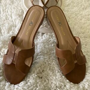 Andrew Geller brown open toe Sandals